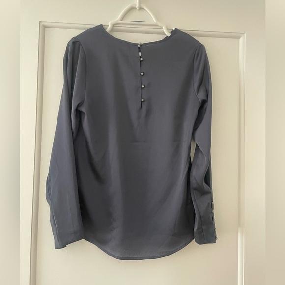 Banana Republic Women’s Blouse in Navy - Picture 2 of 5